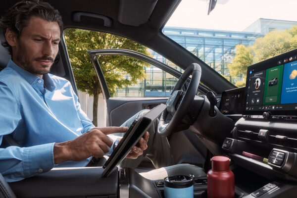 Untitled-2_0003_RAV4_044_HEV_26