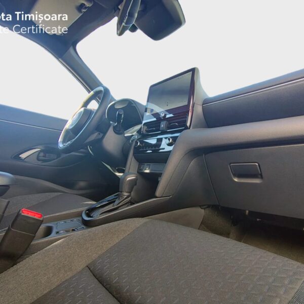 Yaris Cross-5