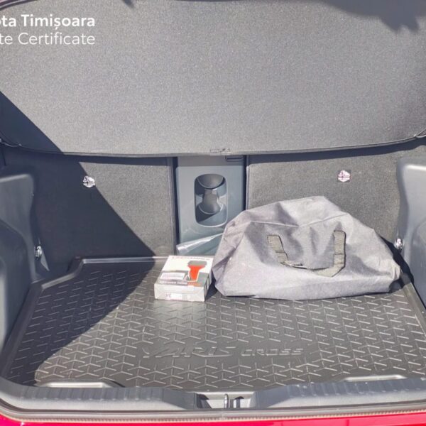 Yaris Cross-6