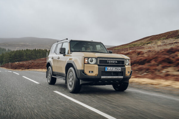 1920_2024-landcruiser-mte-dynamic-014