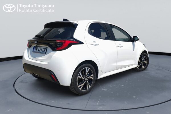 Toyota Yaris 1.5 HEV Business-0